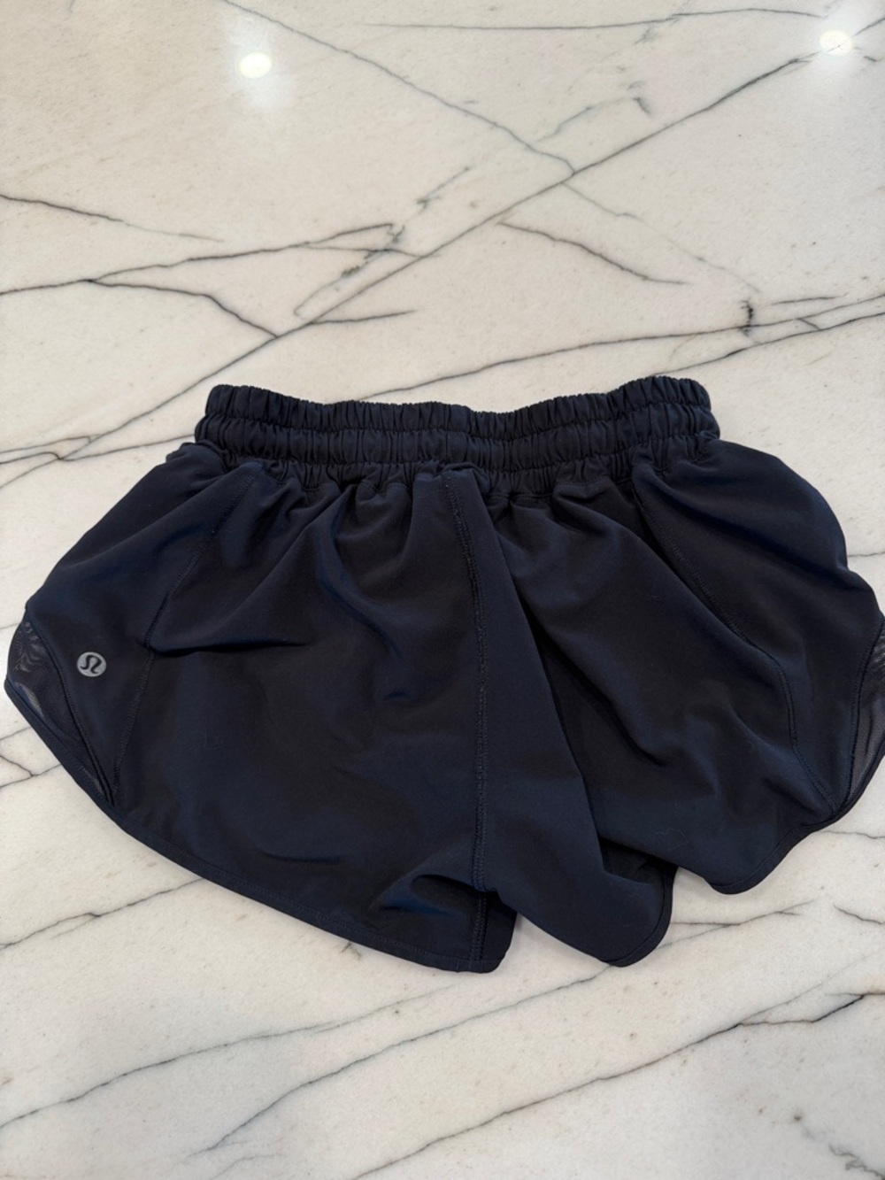 lululemon athletica Hotty Hot Low Rise shorts 2.5” - Picture 2 of 2